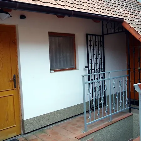 Sklep U Veselych Mutenice Exterior photo
