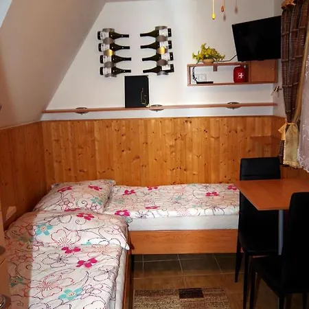 Sklep U Veselych Mutenice Exterior photo