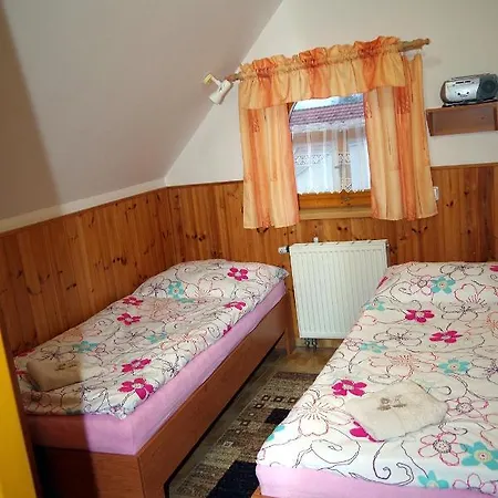 Sklep U Veselych Mutenice Exterior photo