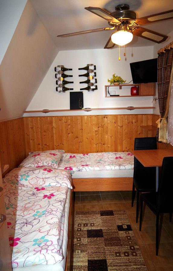 Sklep U Veselych Apartment